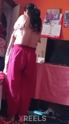 Aunty Showing Big Boobs During Dress Change