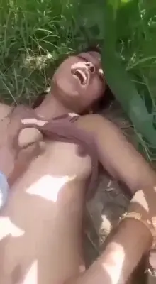Indian Girl Fucked On Grass Field Outdoor Mms