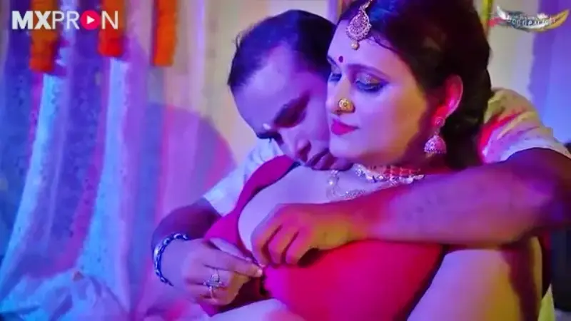 Mallu Vargabi Bhabhi 1st Weeding Night With Her Servent
