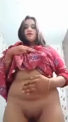 Pakistani Girl Naked Boobs Show Selfie Video