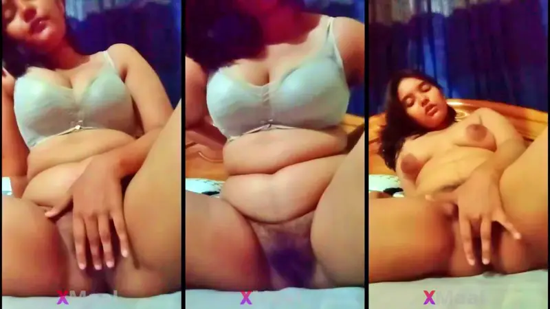 Bangladeshi Nude Girl Pussy Fingering MMS