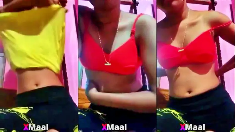 Desi Innocent GF Show Her Tits In Video Call