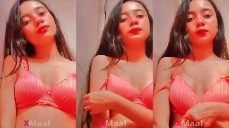Indian Girl Showing Boobs In Selfie Cam MMS