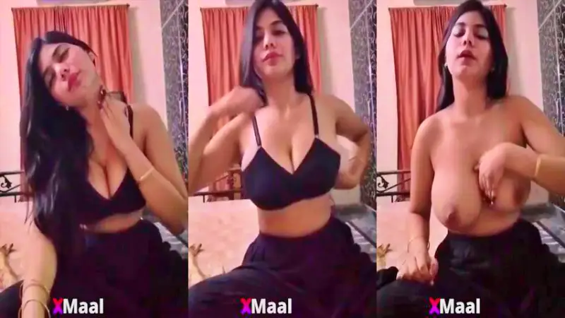 Pakistani Young Bhabhi Showing Her Boobs